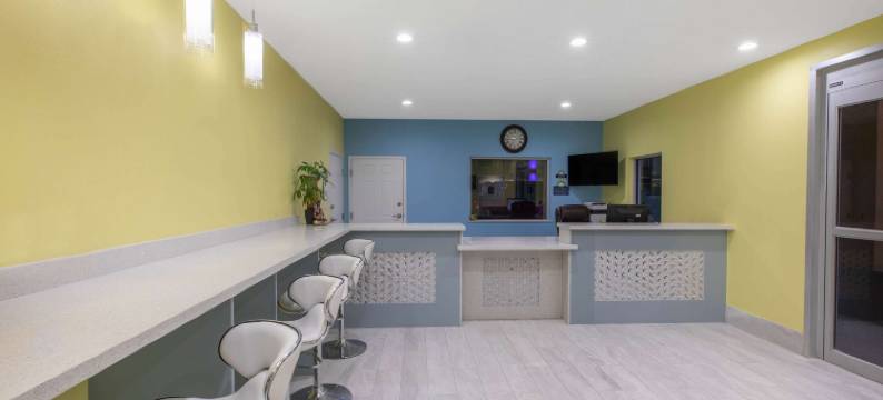 拉波特温德姆戴斯套房酒店(Days Inn & Suites by Wyndham la Porte)图片