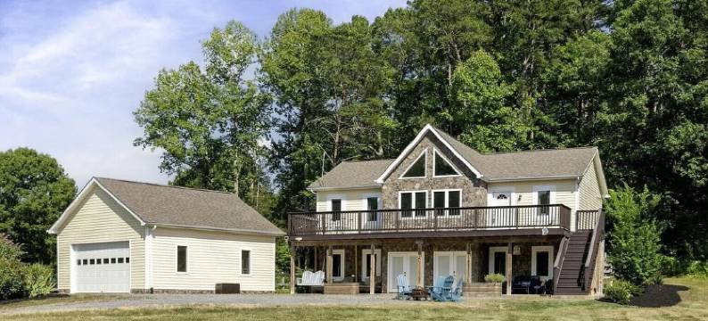 5 Bdrm Dog Friendly, Lake Access Getaway w/Playground, Fire Pit & More图片