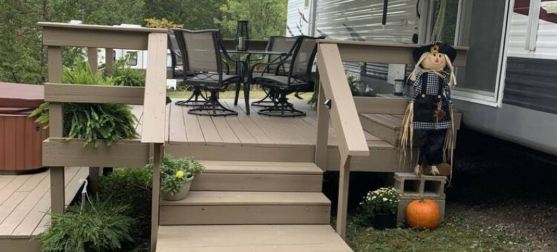 Cozy newly remodeled camper with hot tub and fire pit close to hiking/kayaking图片