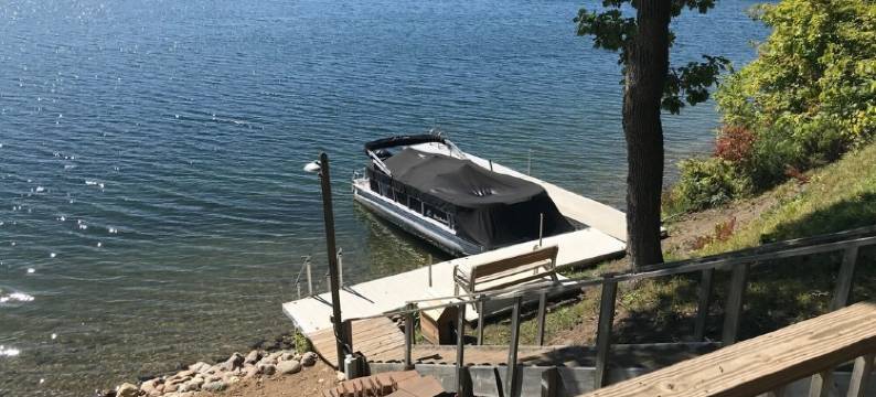 Silent Lake - Peaceful Fall Tree Color Destination Luxury Vacations Autumn 2026图片