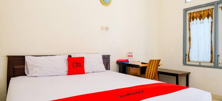 红多兹伊斯兰酒店-近阿伦阿伦克布门(RedDoorz Syariah Near Alun Alun Kebumen)图片
