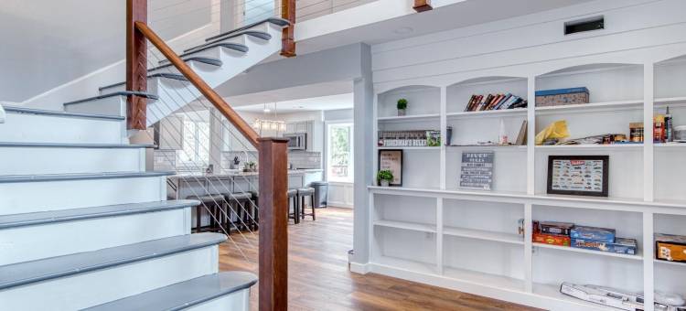 四卧室小屋在狼溪 - 钓鱼，徒步，新河乐趣和霍基周末(4Br Lodge on Wolf Creek - Fishing, Hiking, New River Fun and Hokie Weekends)图片