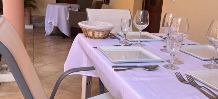 迷人的普拉度假屋，带私人入口和美丽露台(Charming Pula Holiday Home with Private Entrance and Beautiful Terrace)图片