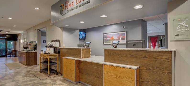 白鱼镇河畔酒店(Whitefish Riverfront Hotel)图片