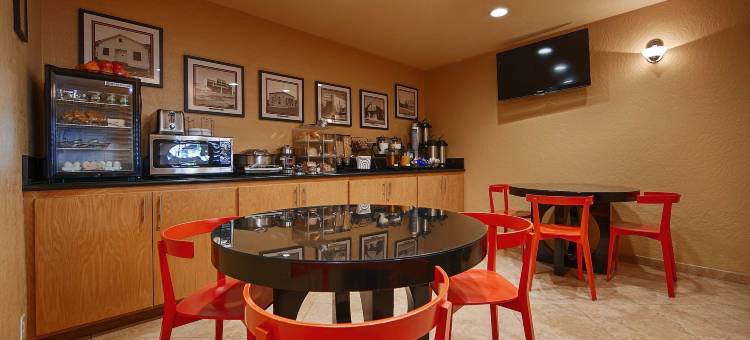 松树贝斯特韦斯特酒店(Best Western Pine Tree Motel)图片