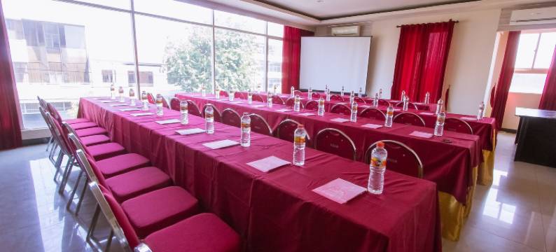 泗水卢卡斯普因特酒店(Luxpoint Hotel Surabaya)图片