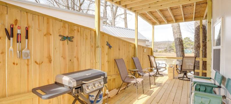 距大教堂洞穴8英里：微型隐居处(8 Mi to Cathedral Caverns: Tiny Home Hideaway)图片