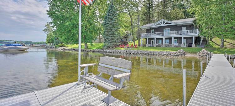 冷水家庭休闲处，配备船坞和烧烤架！(Coldwater Family Retreat with Boat Dock and Grill!)图片