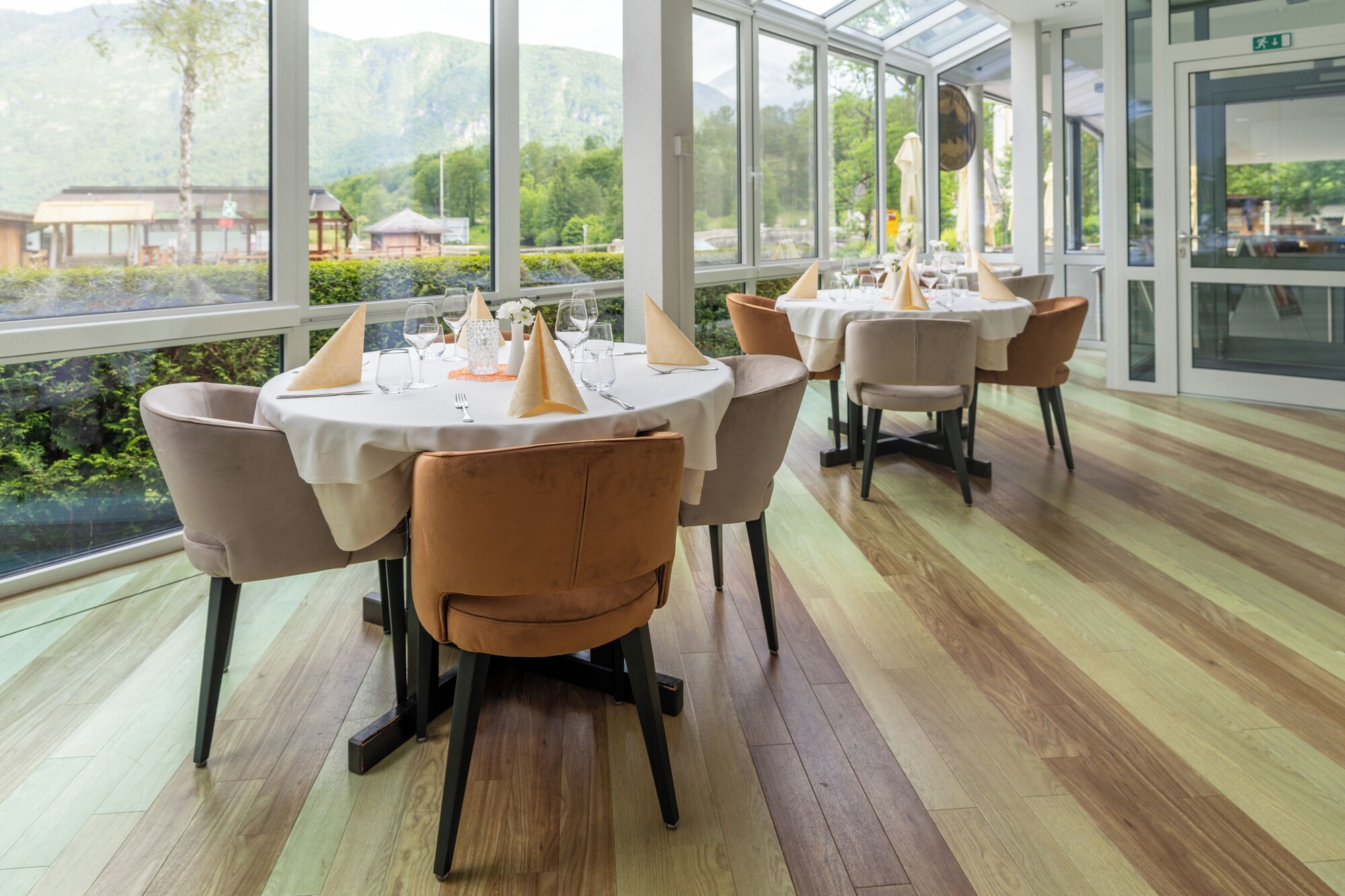 Hotel Jezero Over view