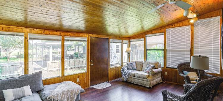 距摩根城市中心5英里：滨水度假屋(5 Mi to Downtown Morgan City: Waterfront Retreat)图片