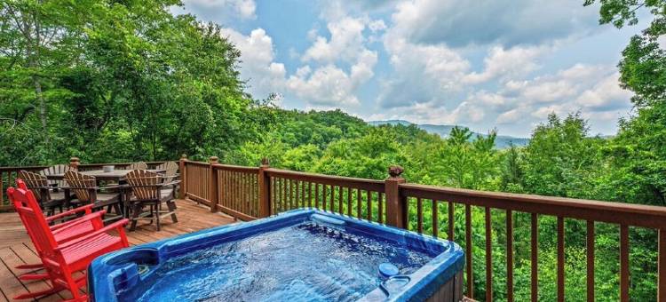 Stunning Views! Huge Game Room, Vaulted Ceilings, Big Bedrooms, & Great Parking!图片