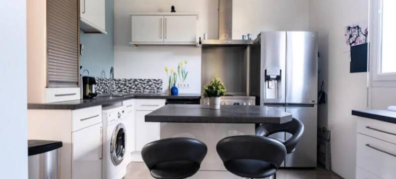 Houses & Villas for 8 People图片