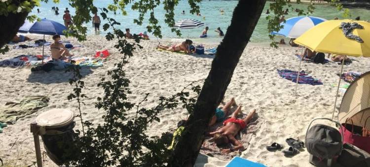 Holiday Home Montaigu-de-Quercy Lake图片