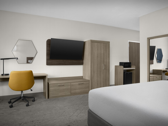 智选假日酒店及套房麦卡拉 - 伯明翰西部 IHG