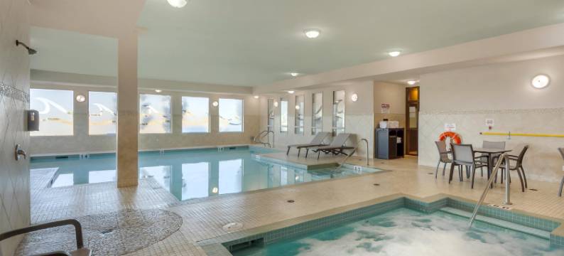 舍伍德帕克公园贝斯特韦斯特优质套房酒店(Best Western Plus Sherwood Park Inn  Suites)图片