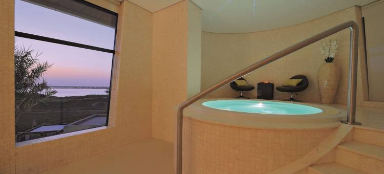 阿布扎比亚斯岛丽笙酒店(Radisson Blu Hotel, Abu Dhabi Yas Island)图片