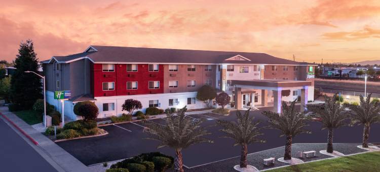 洲际智选假日酒店雷丁北 – 沙斯塔湖(Holiday Inn Express REDDING NORTH – SHASTA LAKE by IHG)图片