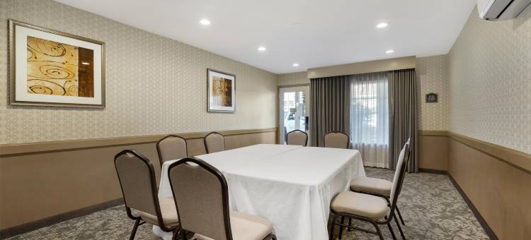 四轮马车贝斯特韦斯特优质酒店(Best Western Plus Carriage Inn)图片