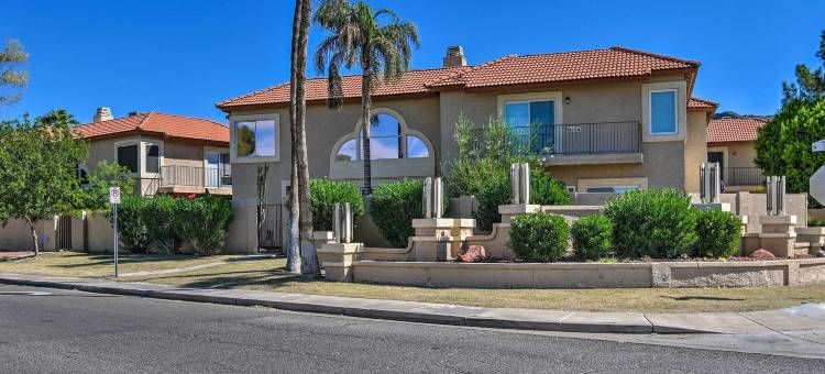 凤凰城联排别墅，配有游泳池，距离老城区13英里(Phoenix Townhome w/ Pool Access, 13 Mi to Old Town)图片