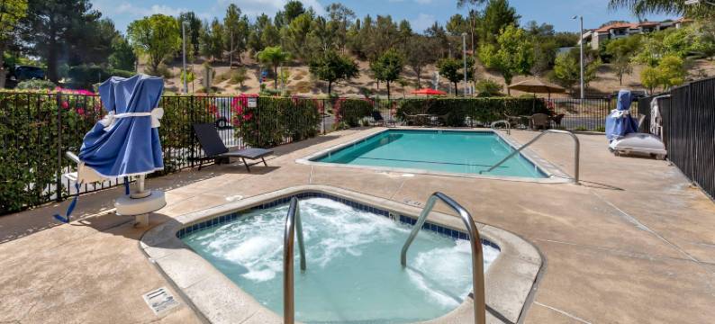 史蒂文生牧场舒舒适套房酒店(Comfort Suites Near Six Flags Magic Mountain)图片