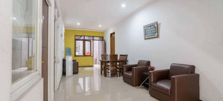 Aimer Guest House Syariah Mitra RedDoorz图片