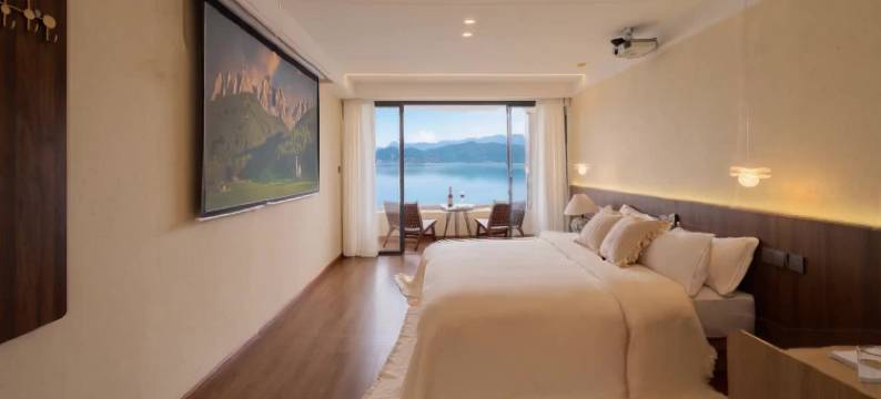 悠游阳光精品酒店(泸沽湖大落水店)图片