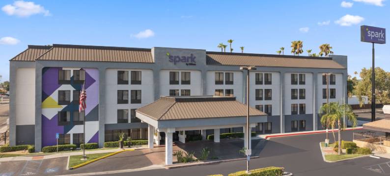 贝克斯菲尔德中心希尔顿 Spark 酒店(Spark by Hilton Bakersfield Central)图片