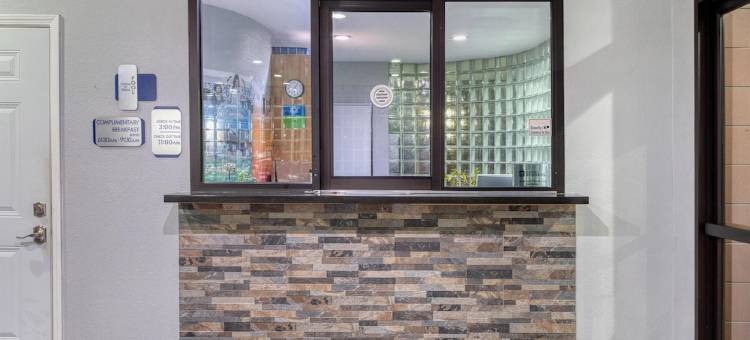 速8斯普林/伍德兰市酒店by Wyndham(Super 8 by Wyndham Spring / the Woodlands)图片