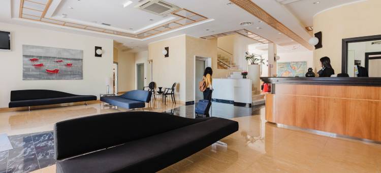 瑟瑞酒店(Cerri Hotel)图片
