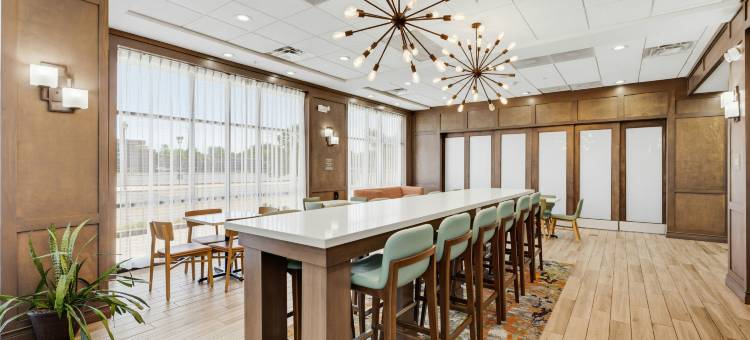 密歇根州底特律迪尔伯恩希尔顿欢朋酒店(Hampton Inn Detroit/Dearborn)图片