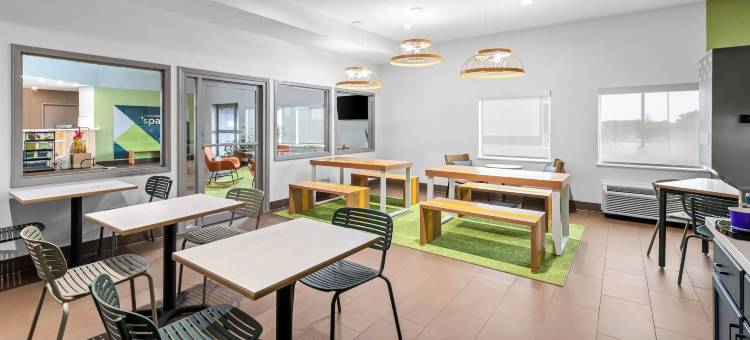 格兰山谷堪萨斯城Spark酒店 by Hilton(Spark by Hilton Grain Valley Kansas City)图片