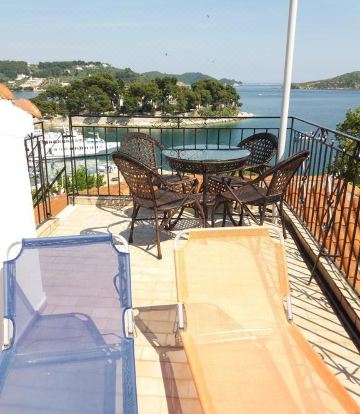 Nostalgo Hotel Overview