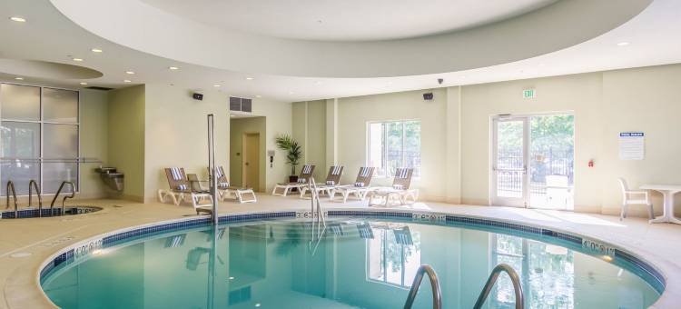 伊丽莎白纽瓦克机场希尔顿安泊酒店(Embassy Suites by Hilton Newark Airport)图片