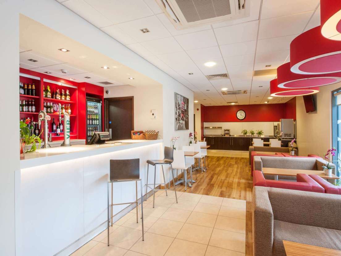 Travelodge London Twickenham Over view