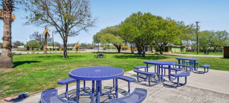 OYO德克萨斯卢灵市区I-10/US-90酒店(OYO Hotel Luling TX Downtown I-10/US-90)图片