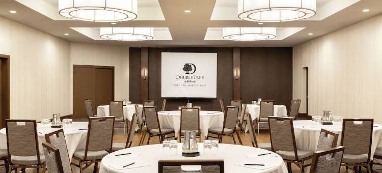 多伦多机场西希尔顿逸林酒店(DoubleTree by Hilton Hotel Toronto Airport West)图片