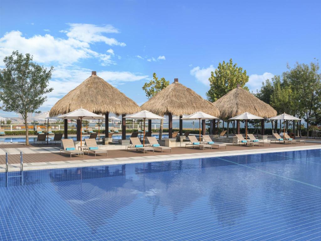 Le Meridien Qingdao West Coast ResortOver view