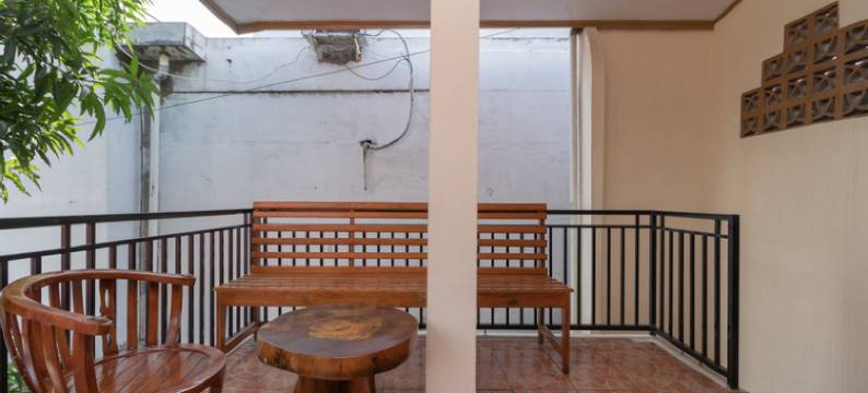 红多兹酒店-近北干巴鲁RS阿瓦尔布罗斯苏迪尔曼(RedDoorz Near RS Awal Bros Sudirman Pekanbaru)图片