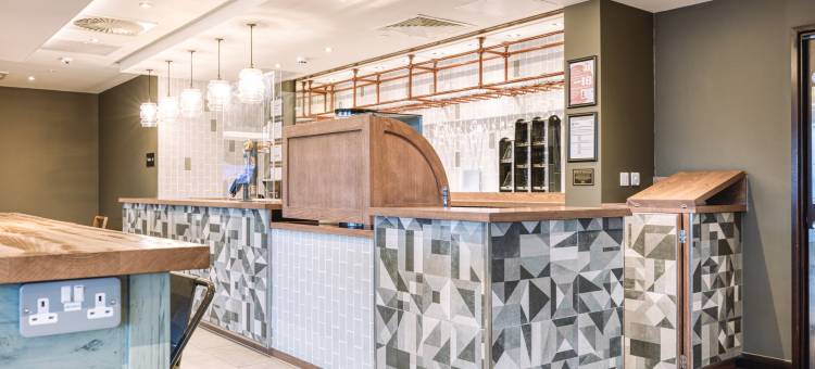 普瑞米尔沃金厄姆市中心酒店(Premier Inn Wokingham Town Centre)图片