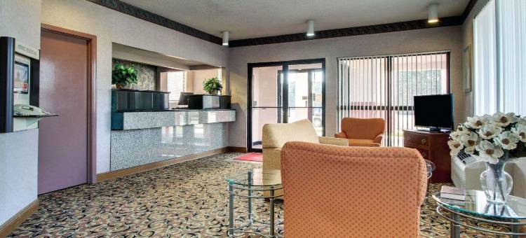 伊康套房旅馆(Econo Lodge Inn and Suites)图片