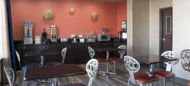 圣安东尼奥速8酒店-近萨姆休斯顿堡(Super 8 by Wyndham San Antonio Near Fort Sam Houston)图片