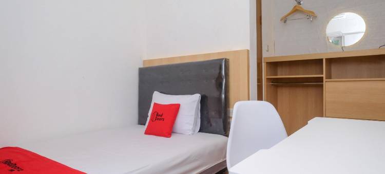 红门酒店-近三宝垄恩加利安佩尔马塔美迪卡医院(RedDoorz Near RS Permata Medika Ngaliyan Semarang)图片