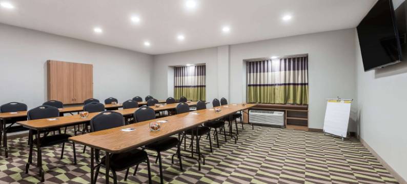 新马丁斯维尔温德姆麦客达套房酒店(Microtel Inn & Suites by Wyndham New Martinsville)图片