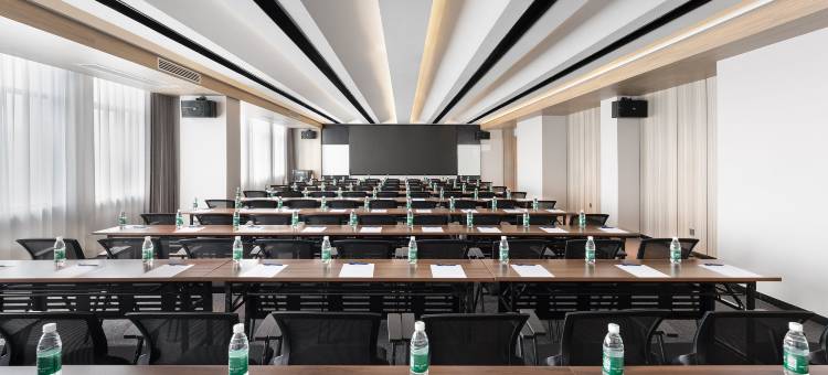 南昌智选假日酒店(青山湖风景区八一广场店)图片