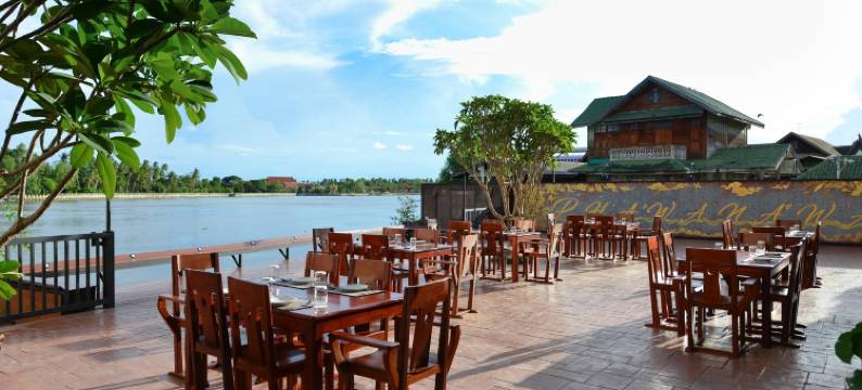安葩洼河畔酒店(Amphawa Riverfront Hotel)图片