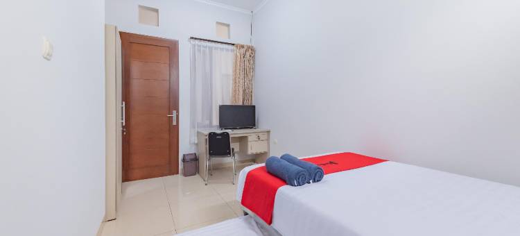 Reddoorz Near Kiara Artha Park图片