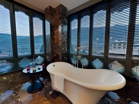 Pemako Hotel Overview