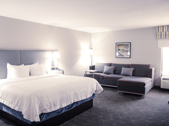 希尔顿欢朋酒店-格林威尔