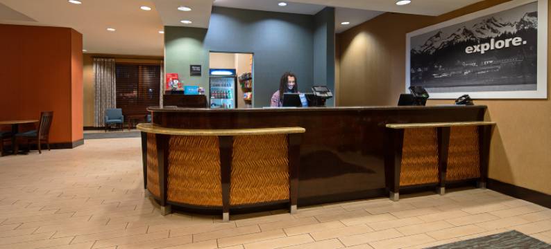 希尔顿欢朋套房酒店(Hampton Inn & Suites Bremerton)图片