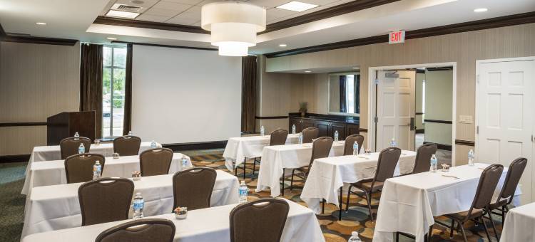 竞技场中央希尔顿花园酒店欢朋酒店(Hilton Garden Inn Hampton Coliseum Central)图片